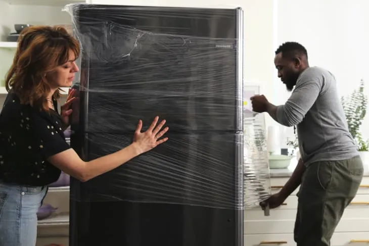 چگونه یخچال را جا به جا کنیم